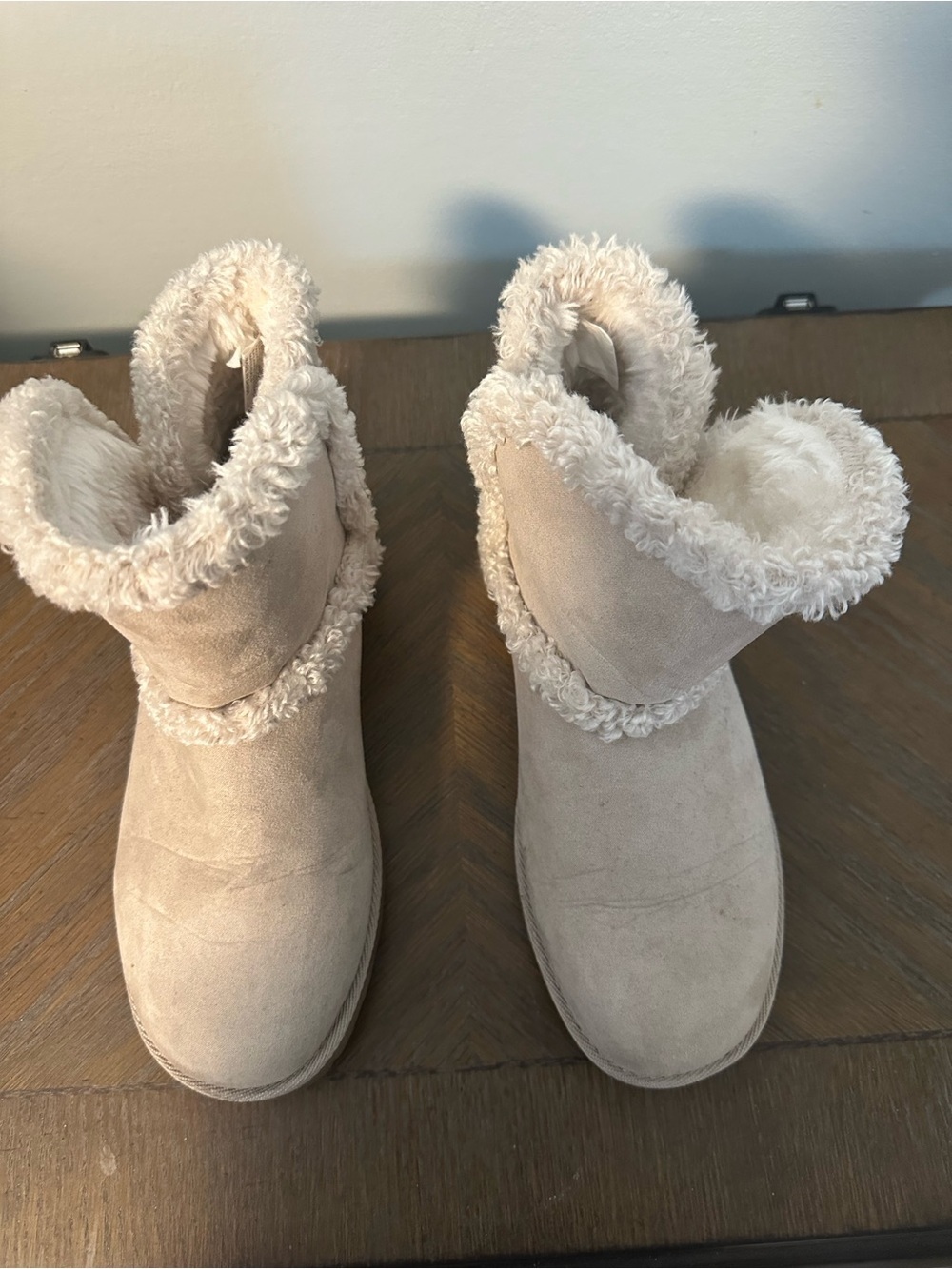 Women’s Cozy Faux-Suede Shearling Cuff Winter Boots - Cream